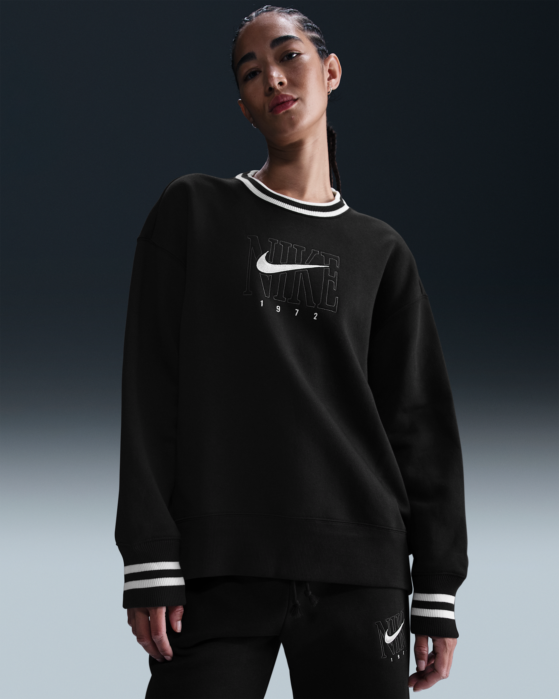 Nike Sportswear Phoenix Fleece Women's Oversized Graphic Crew-Neck